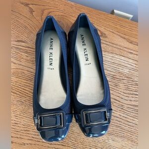 Anne Klein woman’s dress shoes with faux buckle